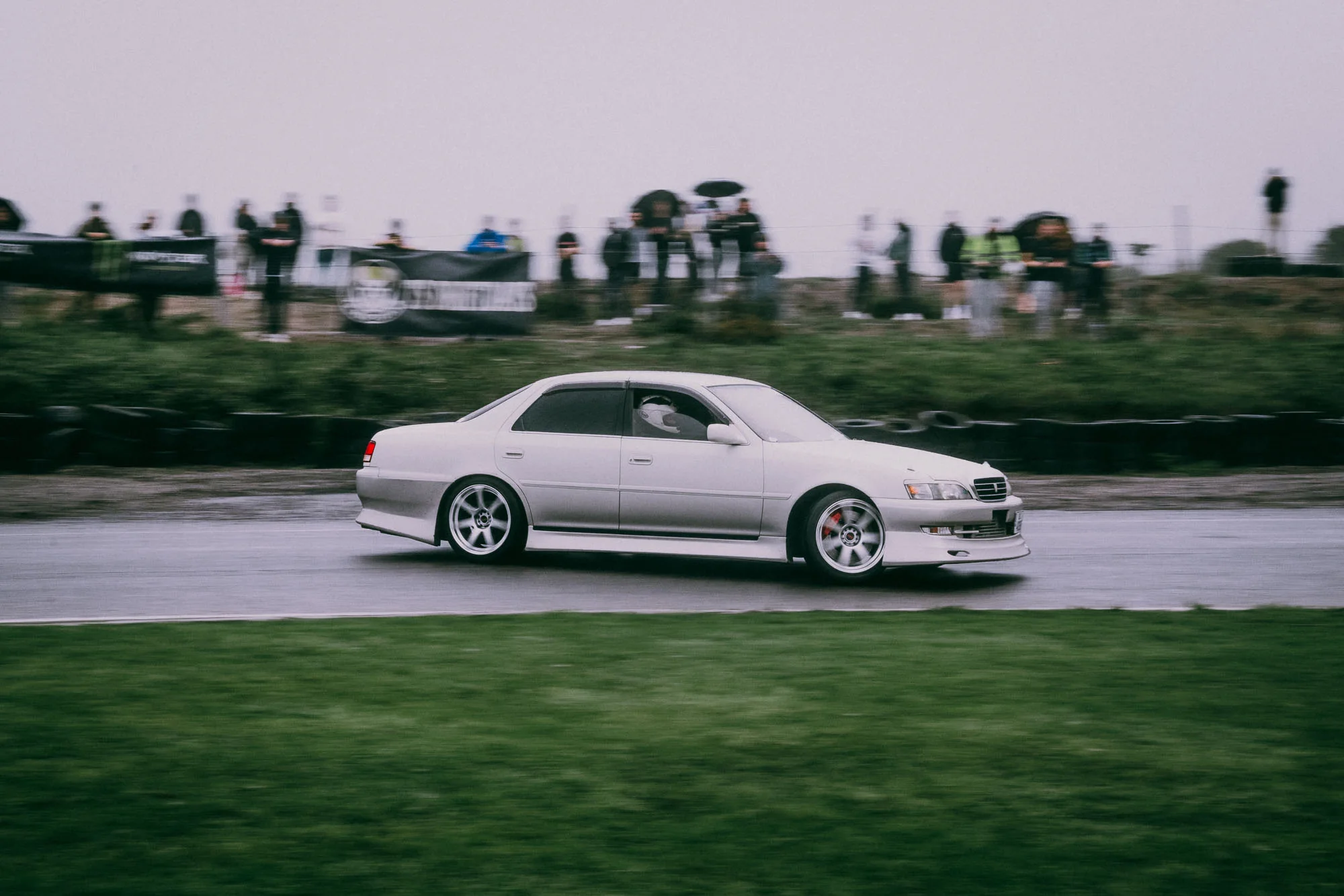 Sure, there's only IS200's around there — photograph 3